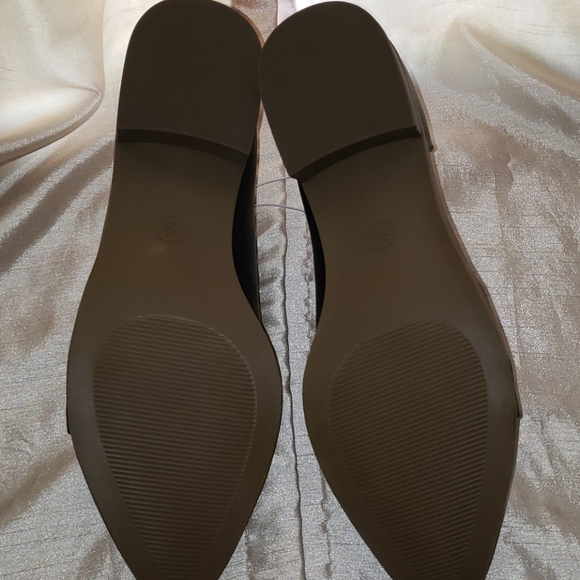 Universal Thread Cut Out Bootie - Picture 3 of 3